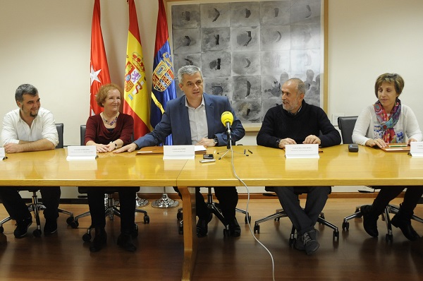 Presentación de los cuatro convenios de colaboración alcanzados entre el Ayuntamiento de Móstoles y Fundación AMÁS.