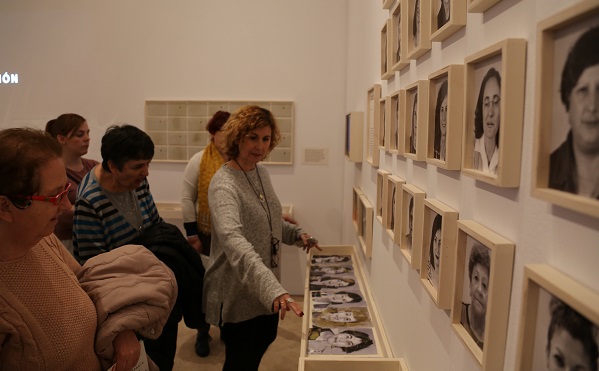 Visita a la exposición " El espacio de la memoria" en el Museo Thyssen. Foto: Fundación AMÁS.