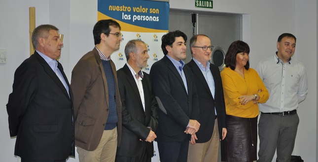 Carlos Pérez, Presidente de Fundación AMÁS junto a David Pérez, alcalde de Alcorcón. Foto: Fundación AMÁS. 