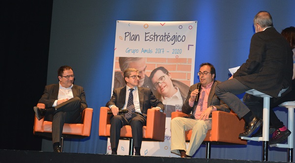 De izquierda a derecha: Javier Albor, Mariano Casado y Santiago Llorente. Foto: Fundación AMÁS.